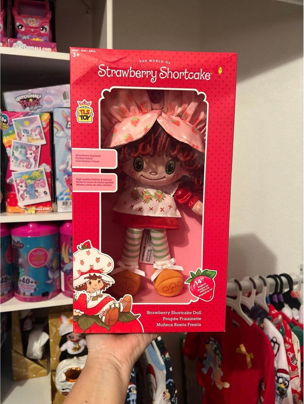 STRAWBERRY SHORTCAKE DOLL